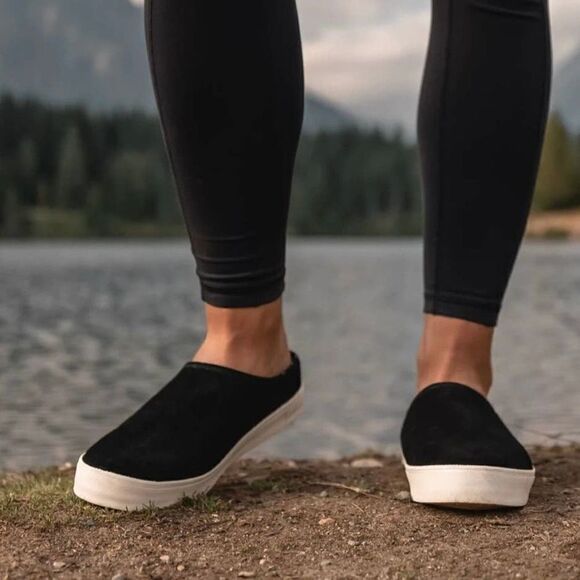 Staheekum black cami mule suede Sherpa lined slip on clog slipper - Picture 2 of 10